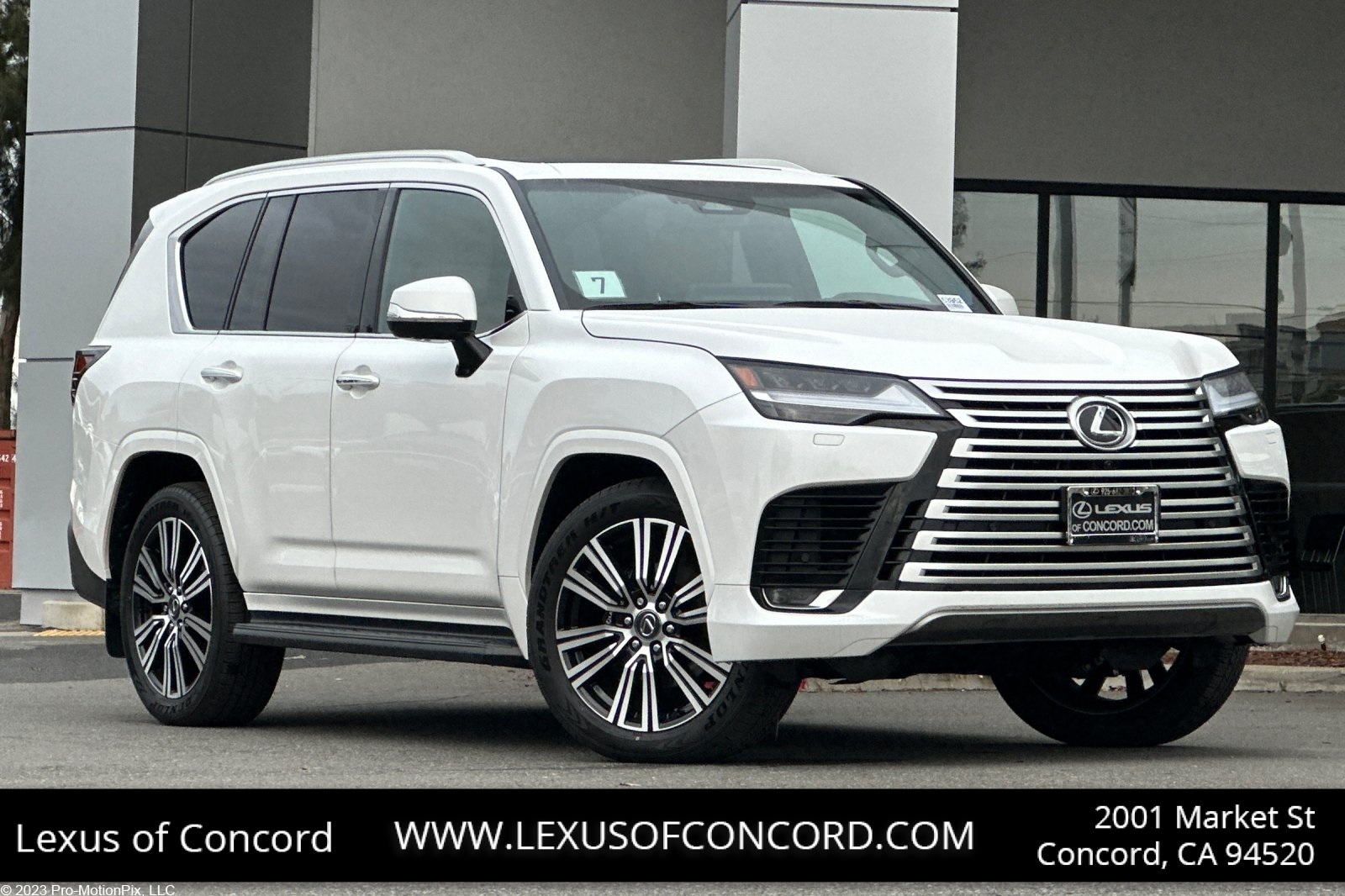 2026 Lexus LX Luxury's photo