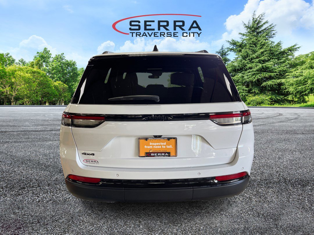 2023 Jeep Grand Cherokee Altitude photo 5