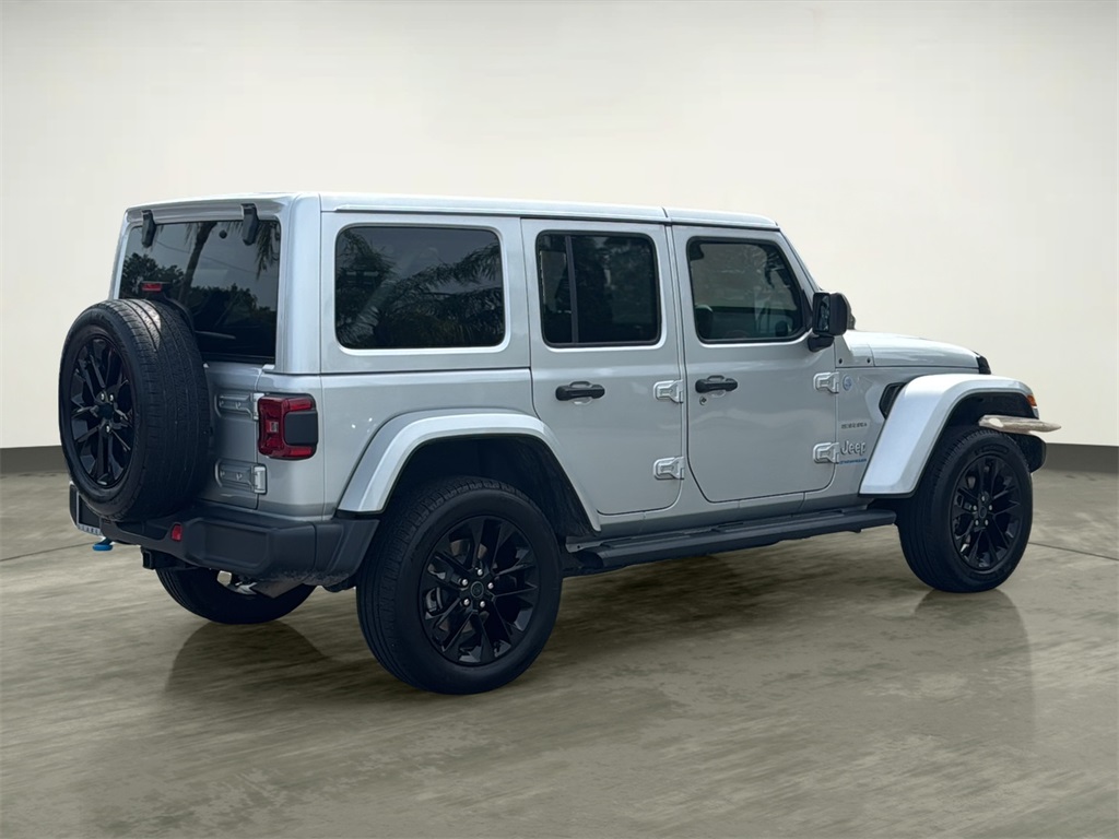 2024 Jeep Wrangler Sahara 4xe photo 11