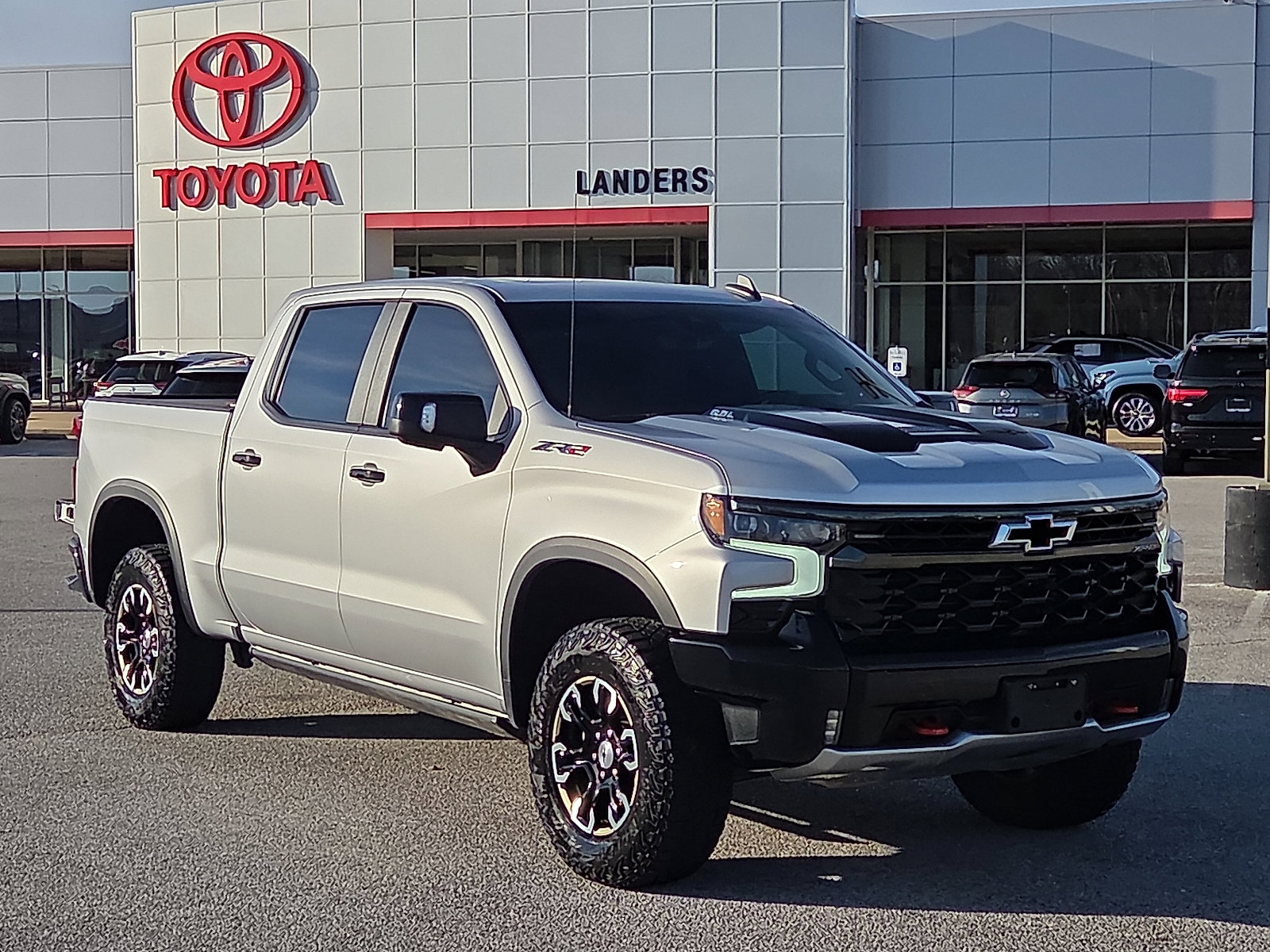 2022 Chevrolet Silverado 1500 ZR2's photo