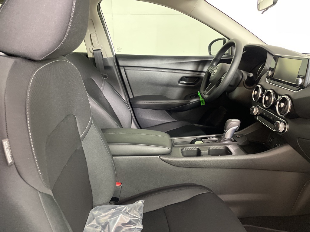2025 Nissan Sentra S photo 13