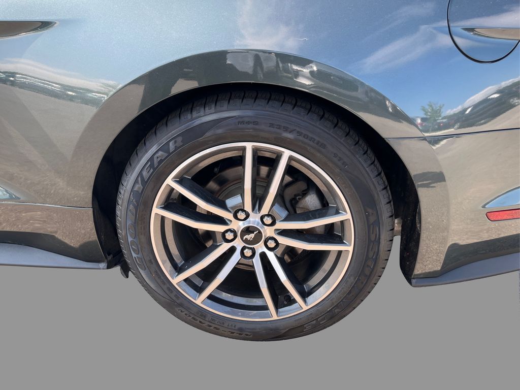 2016 Ford Mustang EcoBoost Premium photo 25
