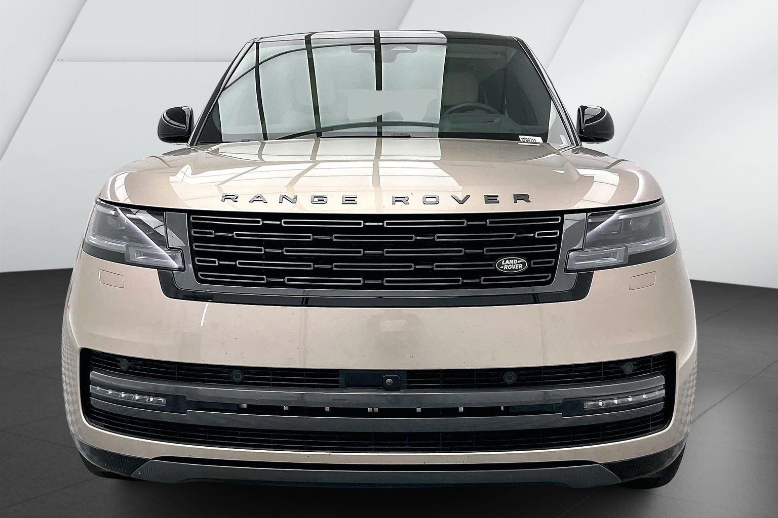 2025 Land Rover Range Rover SE photo 2