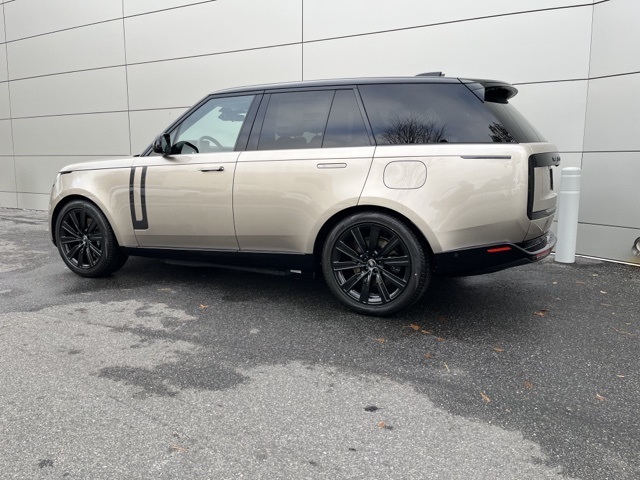 2025 Land Rover Range Rover SE photo 13