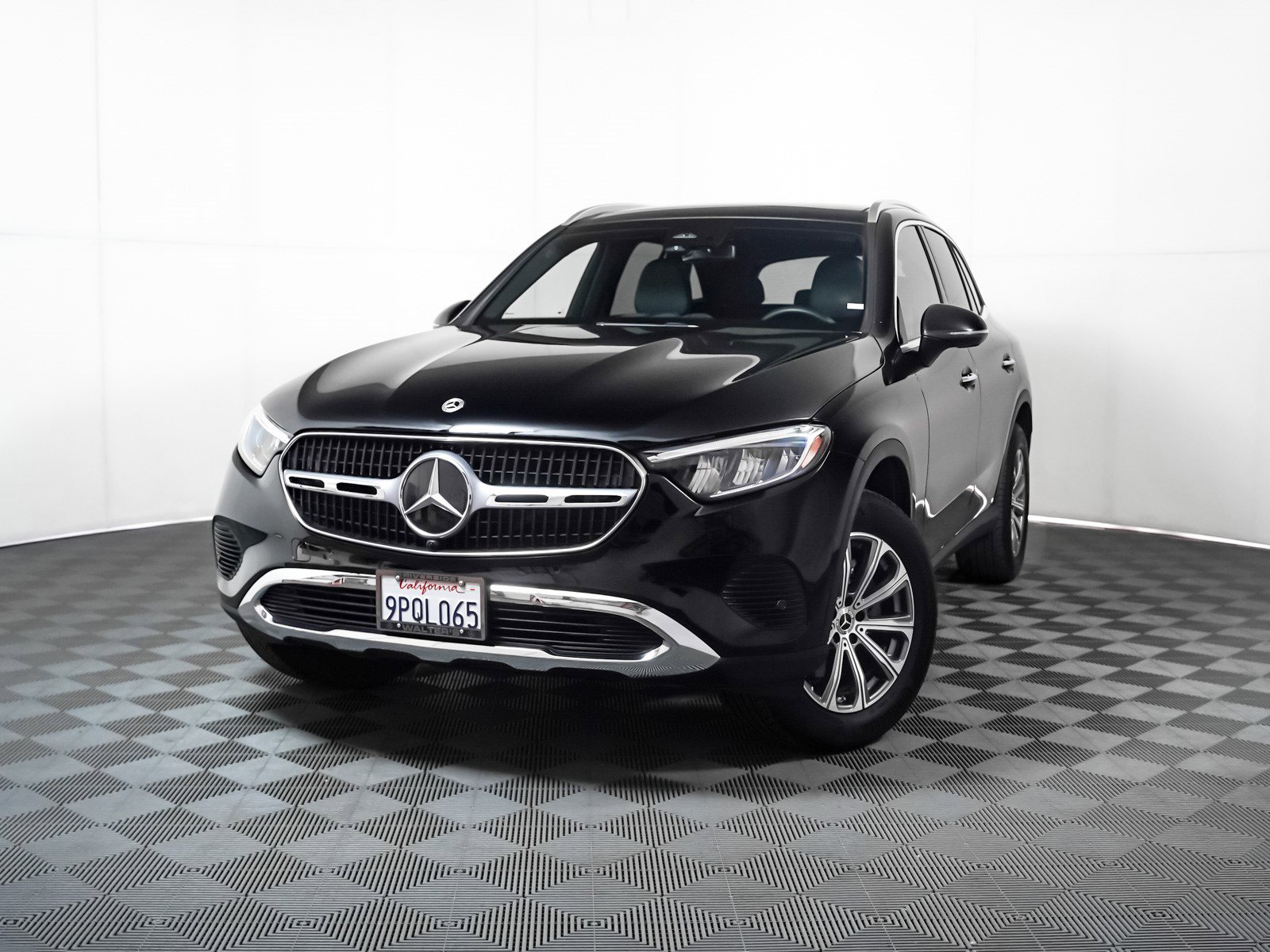 Certified Pre-Owned 2025 Mercedes-Benz GLC 300 4MATIC® SUV