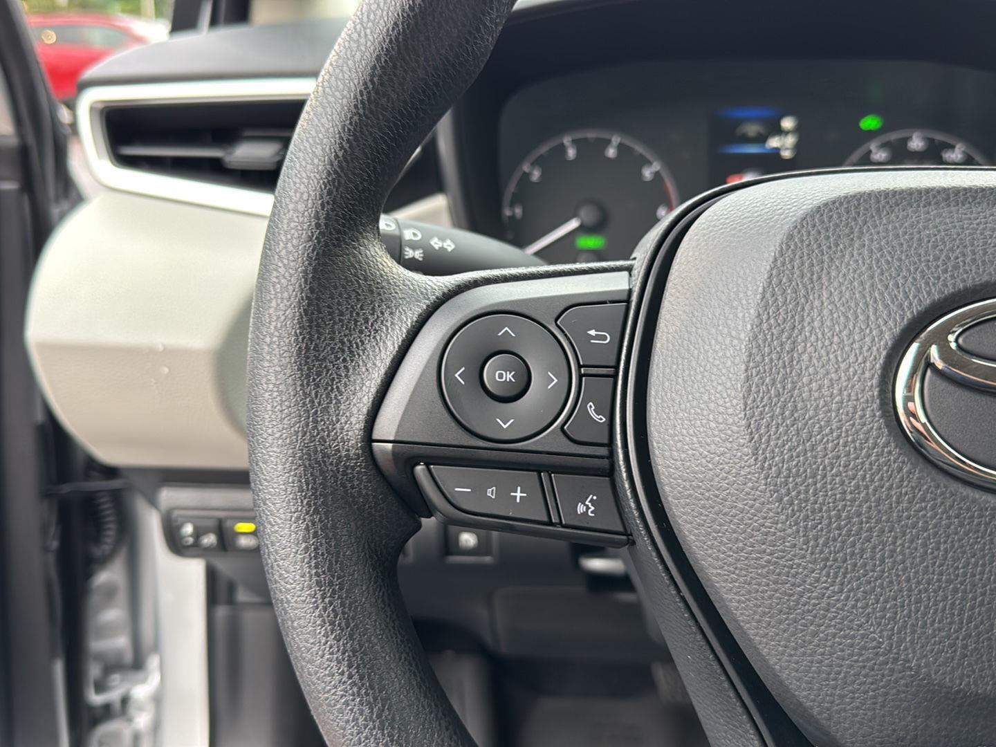 2025 Toyota Corolla Hybrid LE photo 18