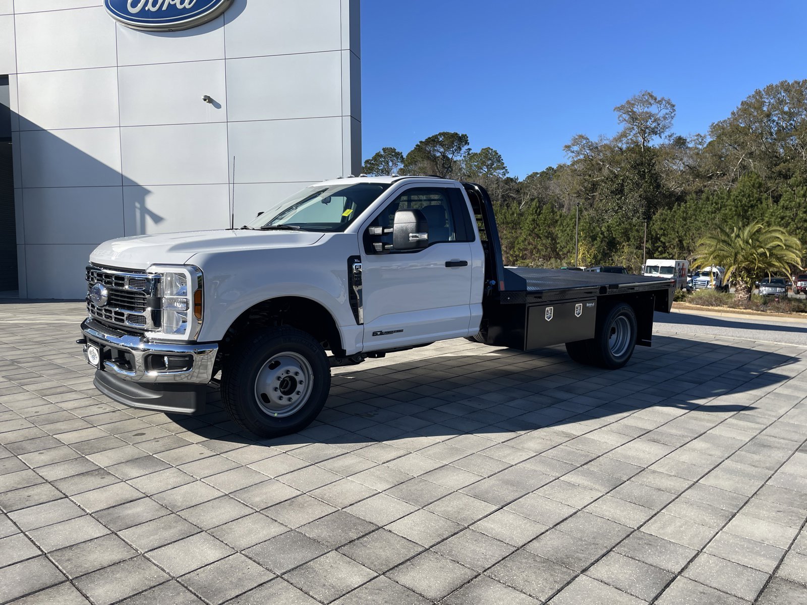 2024 Ford F-350 XL photo 3