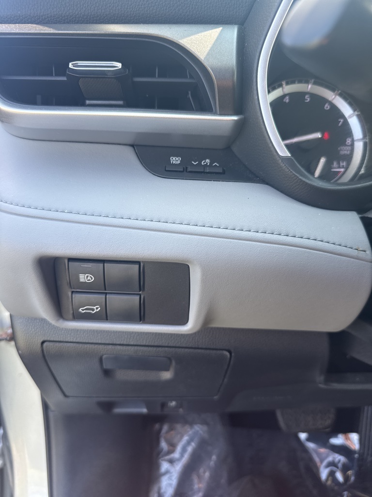 2022 Toyota Highlander XLE photo 10