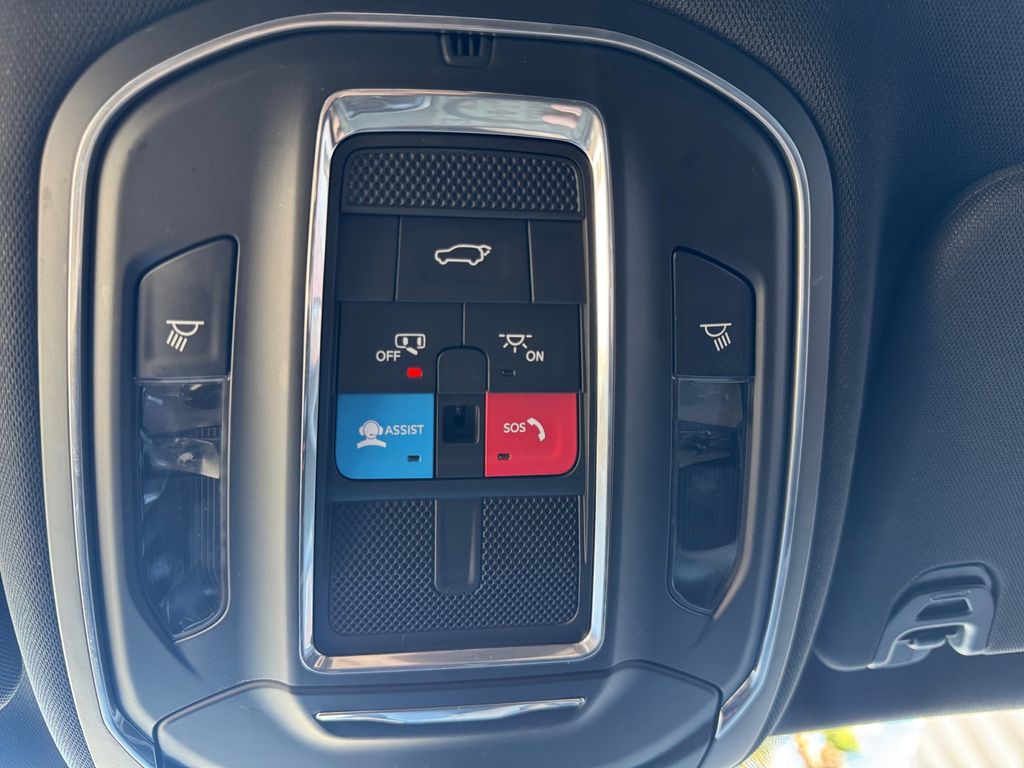 2024 Jeep Wagoneer L Series II photo 26