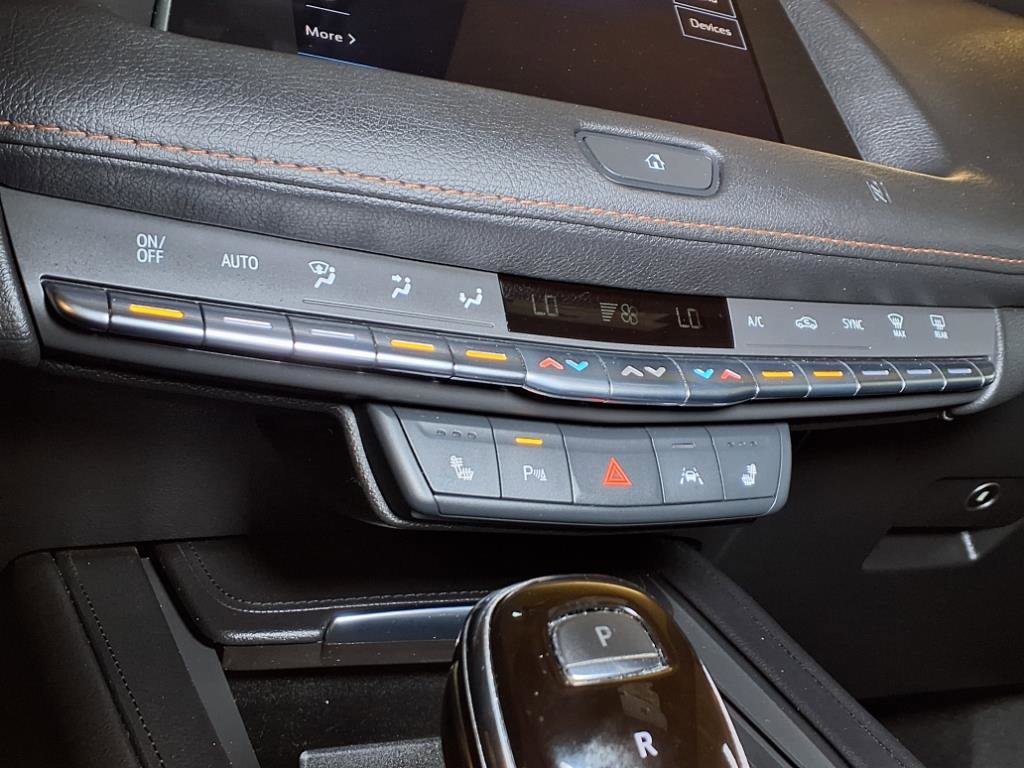 2020 Toyota RAV4 LE photo 7