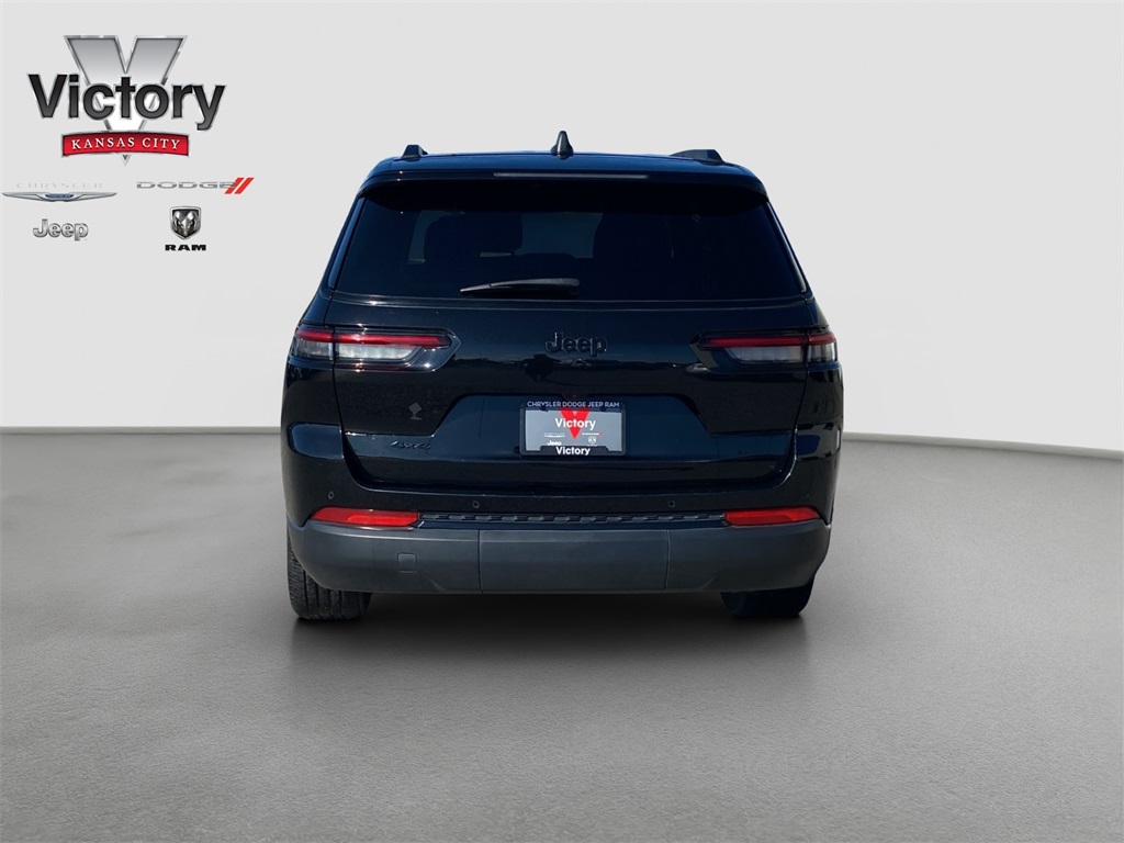 2023 Jeep Grand Cherokee Altitude photo 3