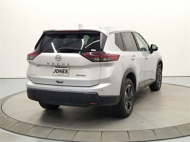 2024 Nissan Rogue SV photo 5