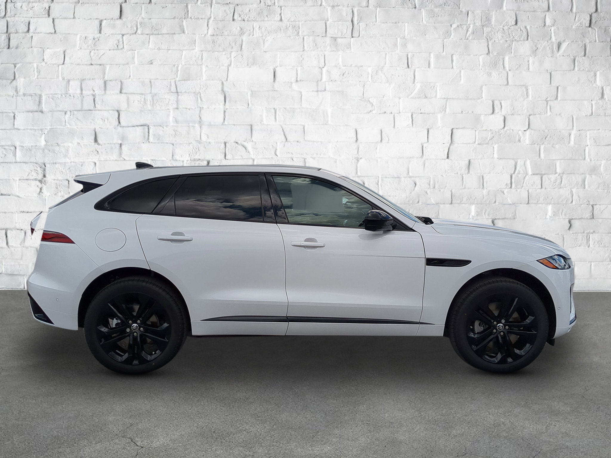 2026 Jaguar F-PACE P250 R-Dynamic S photo 7