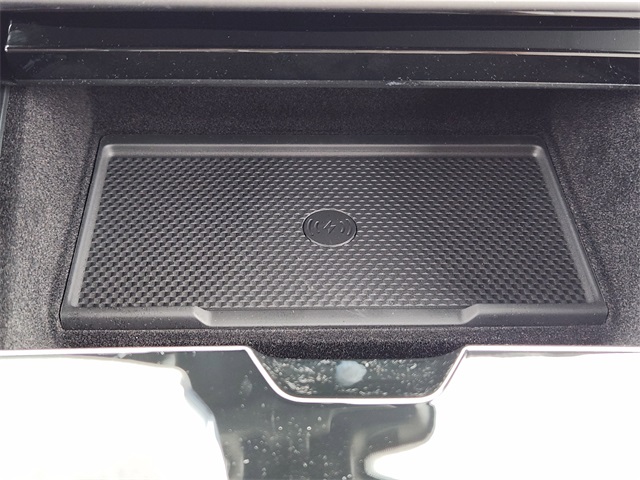 2025 Land Rover Range Rover Sport SE photo 8
