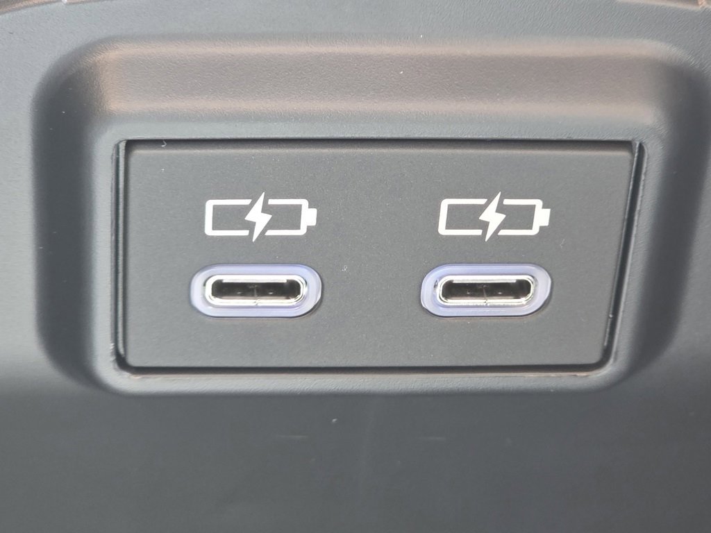 2025 Toyota RAV4 Hybrid XLE photo 4
