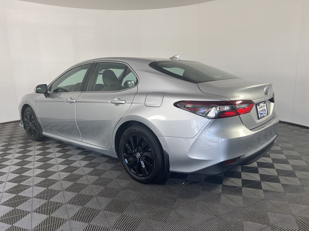 2023 Toyota Camry LE photo 21