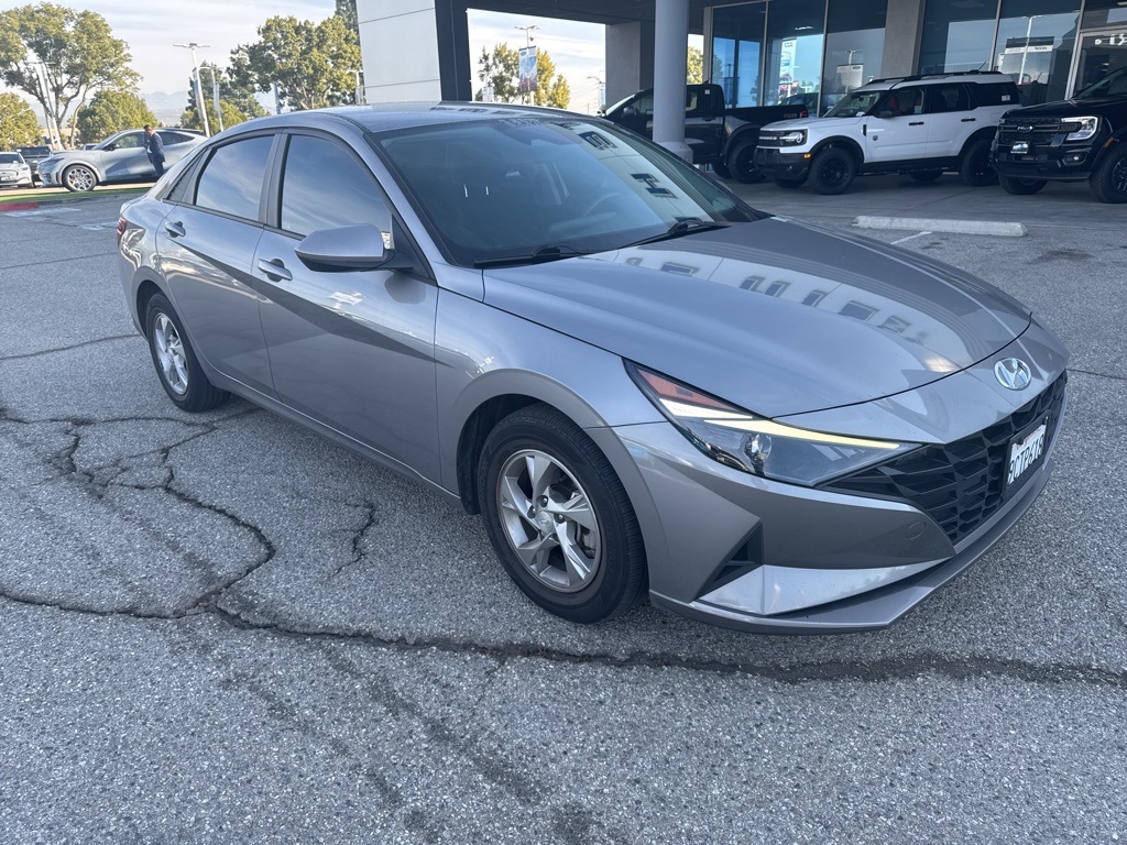 2023 Hyundai Elantra SE
