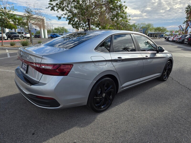 2025 Volkswagen Jetta 1.5T SE photo 4