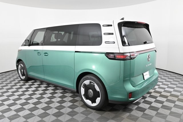 2025 Volkswagen ID. Buzz Pro Plus photo 3