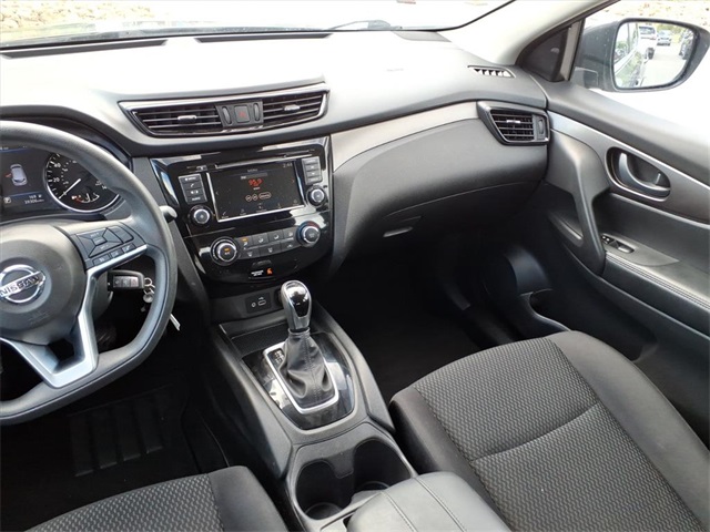 2020 Nissan Rogue Sport S photo 9