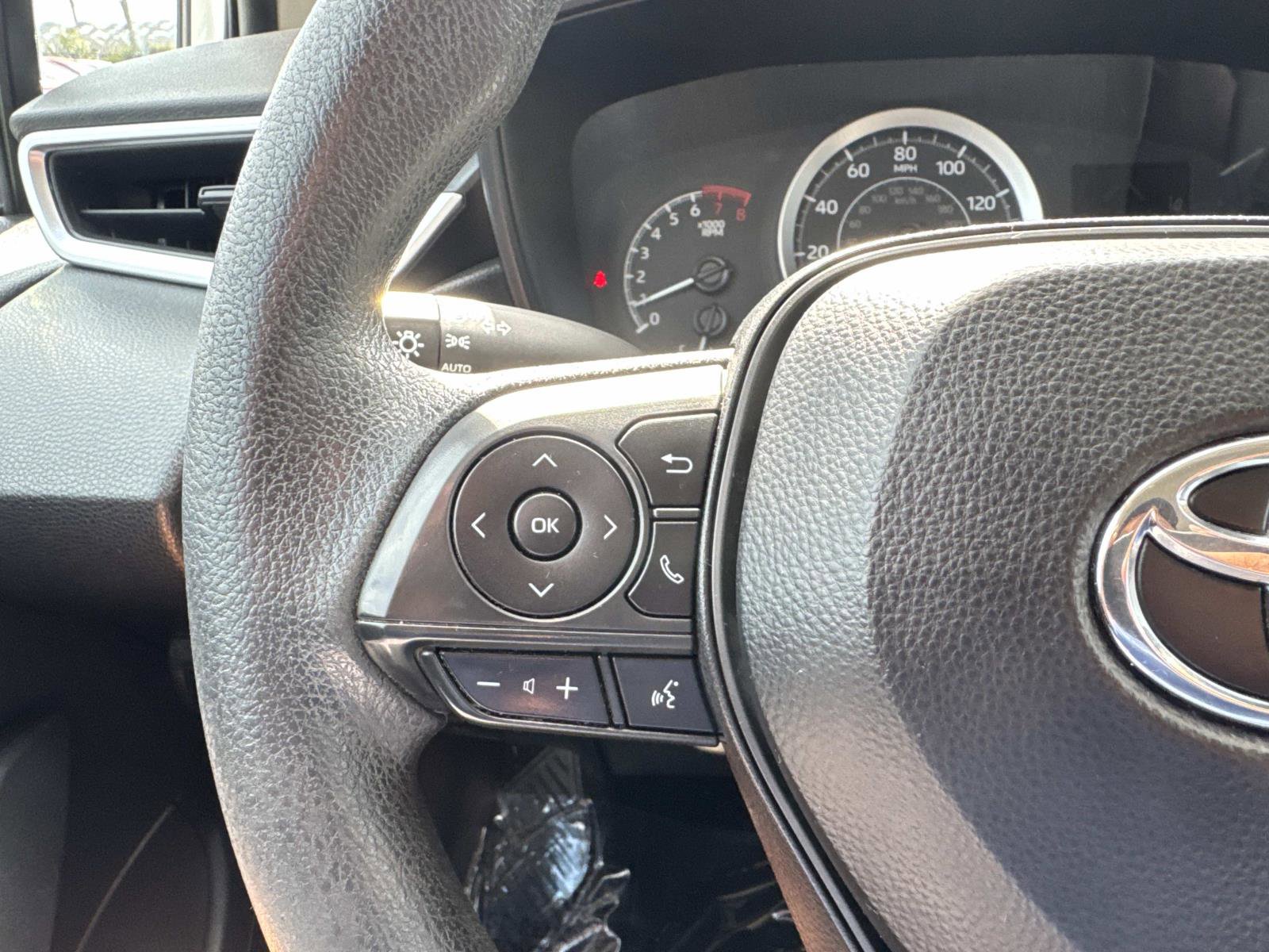 2020 Toyota Corolla LE photo 20