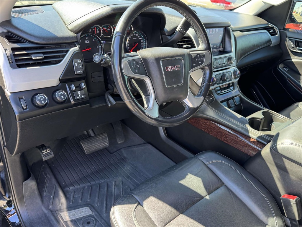 2019 Gmc Yukon SLT photo 2