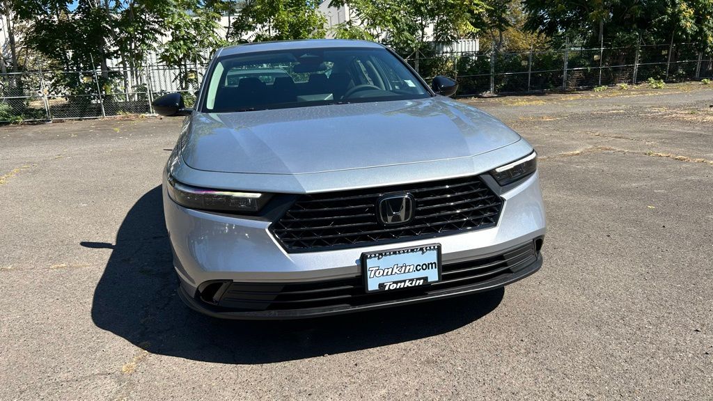 2025 Honda Accord SE photo 2