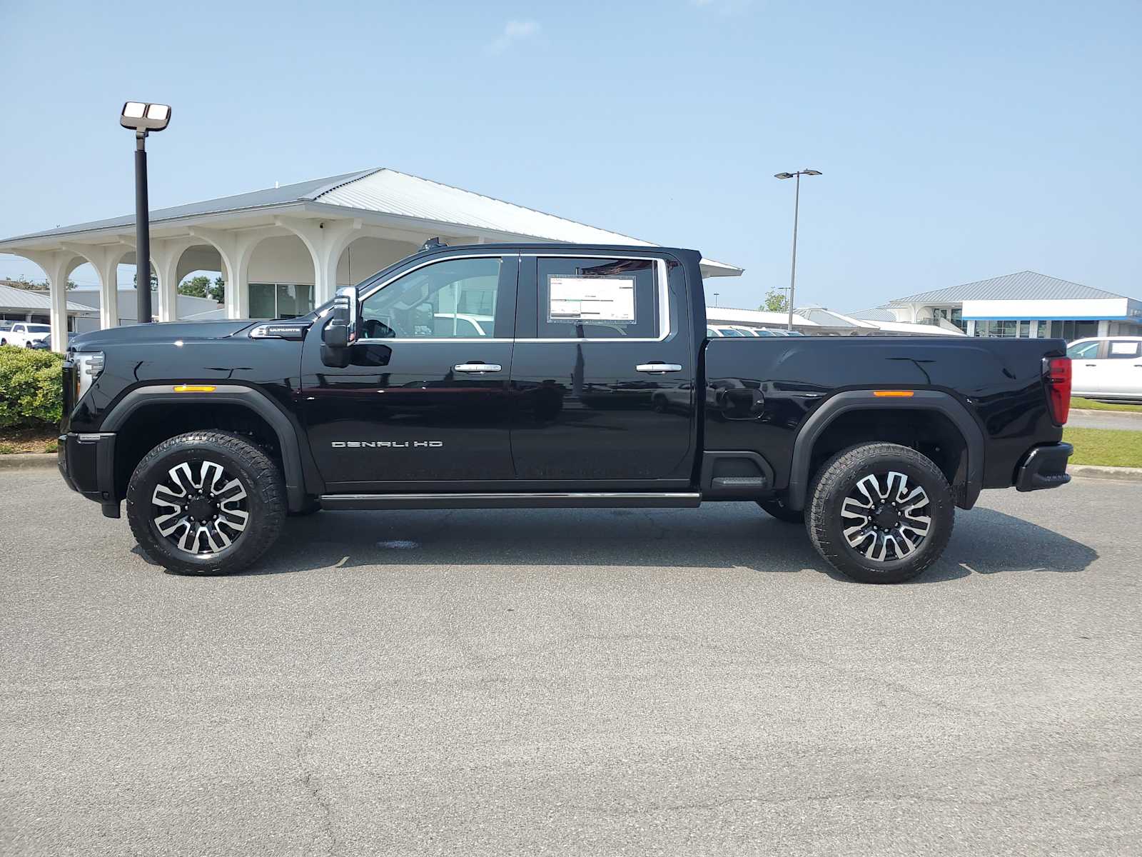 2025 Gmc Sierra 3500 HD Denali Ultimate photo 2