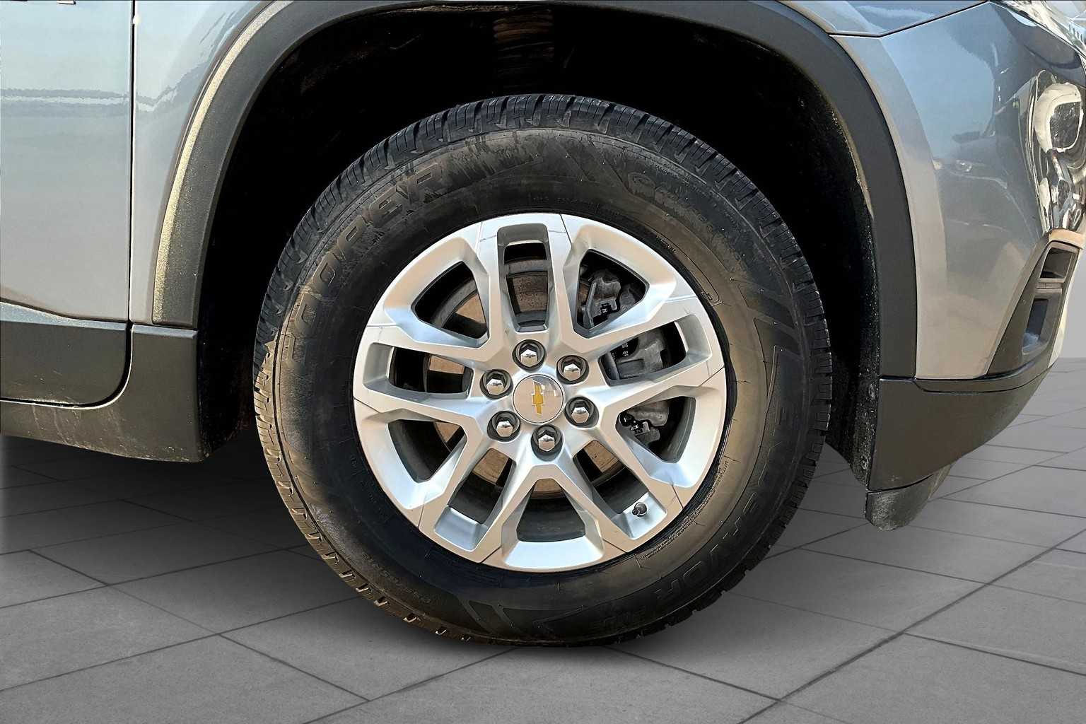 2021 Chevrolet Traverse LS photo 10