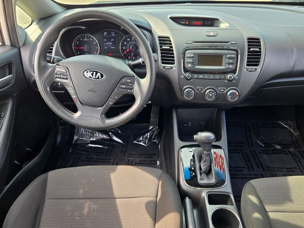 2018 Kia Forte LX Base photo 13