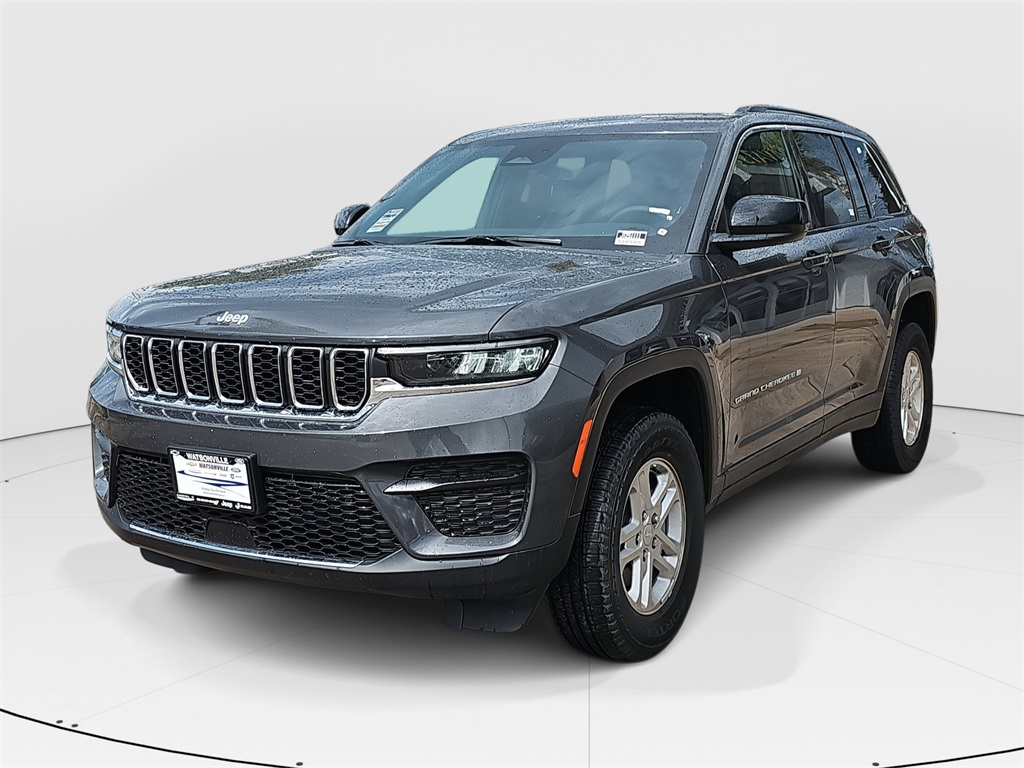 2025 Jeep Grand Cherokee Laredo photo 7