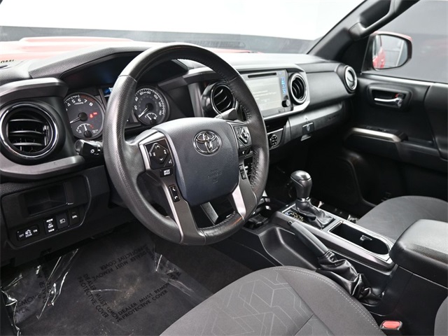 2018 Toyota Tacoma TRD Sport photo 4