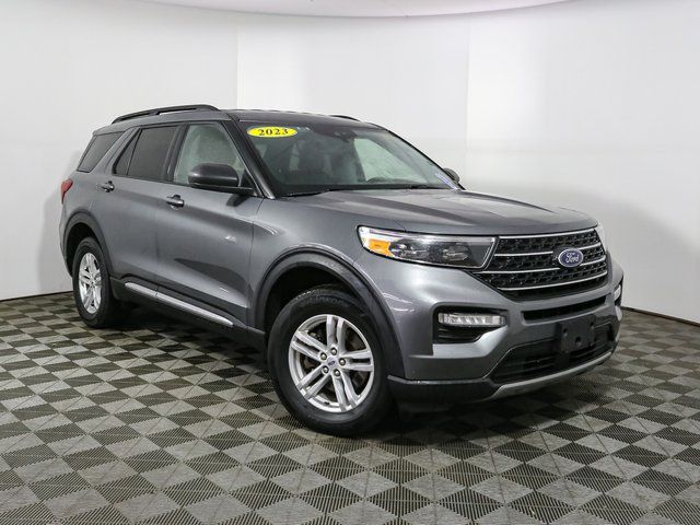 2023 Ford Explorer XLT's photo