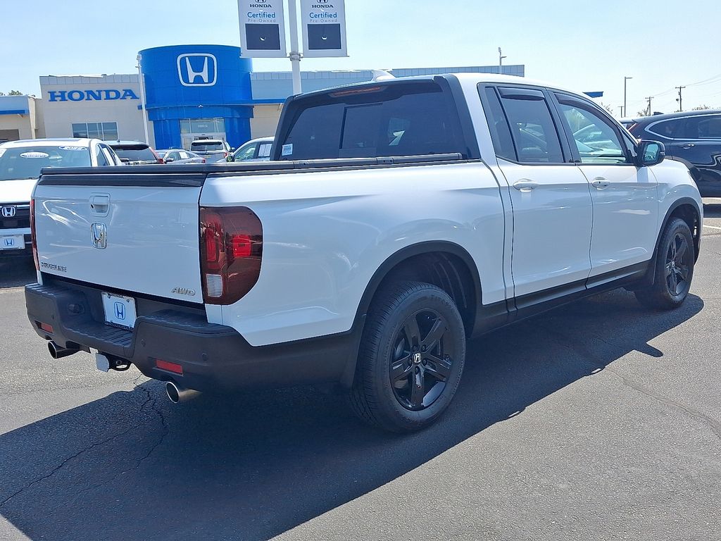 2022 Honda Ridgeline Black Edition photo 3