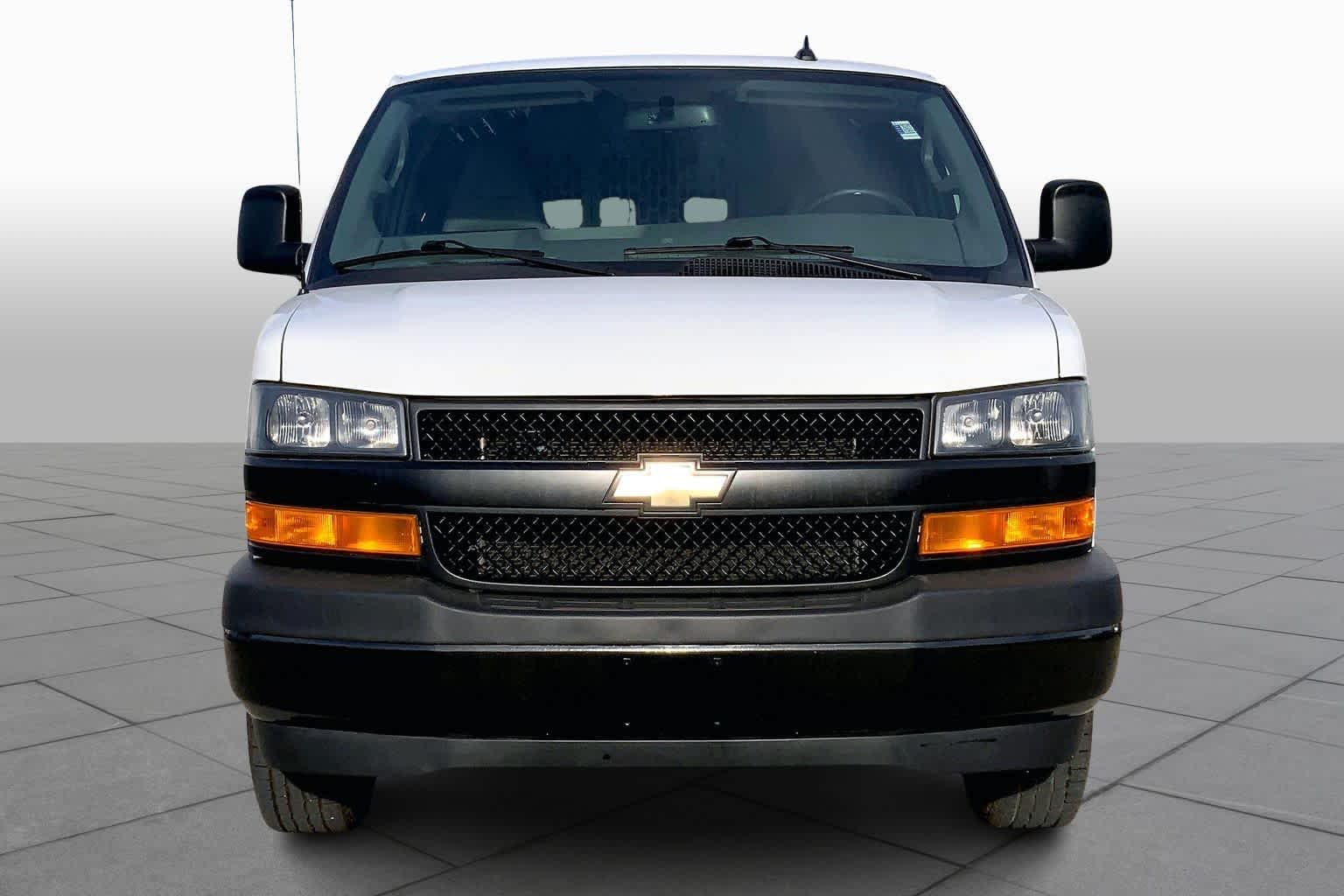 2022 Chevrolet Express Cargo photo 3