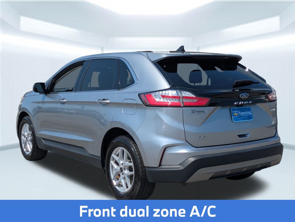 2024 Ford Edge SEL photo 4