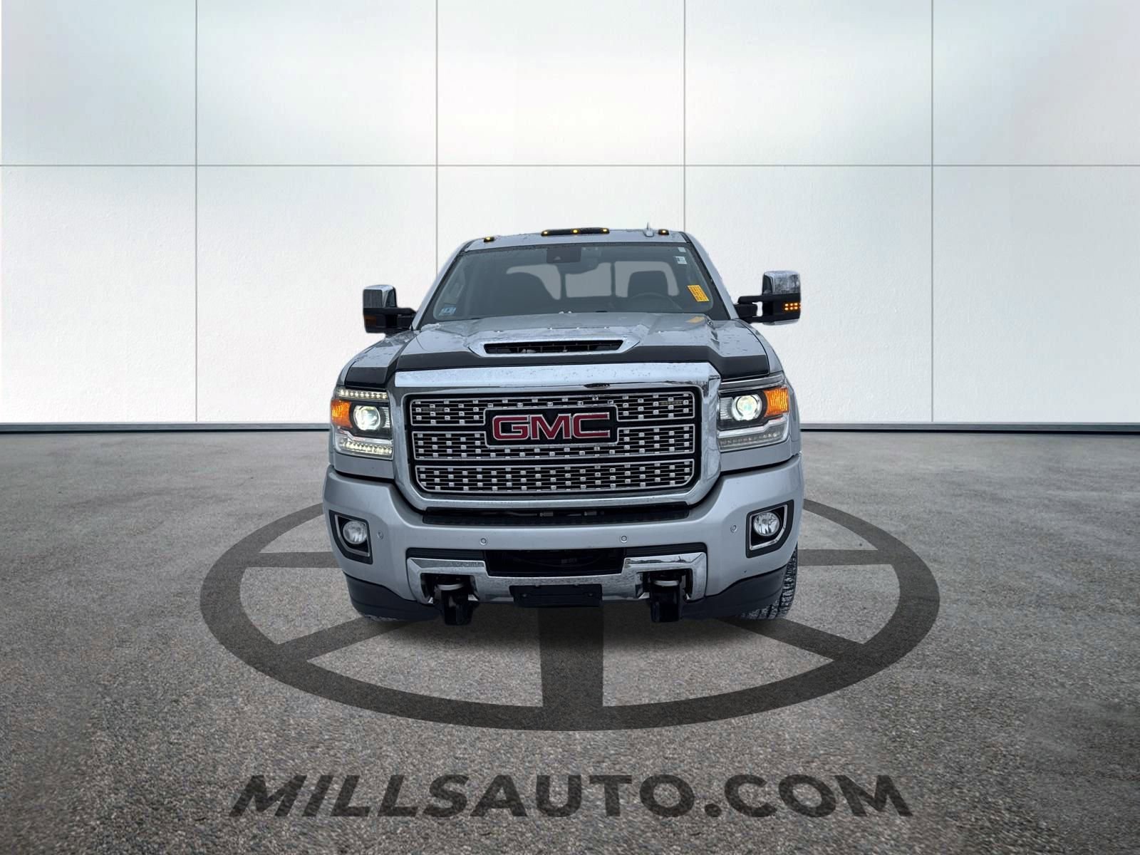 Used 2019 GMC Sierra 2500 Denali HD Denali with VIN 1GT12SEY2KF211161 for sale in Baxter, Minnesota
