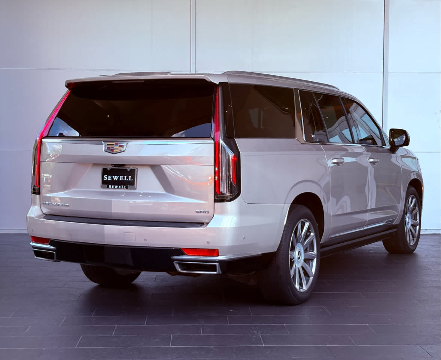 2021 Cadillac Escalade ESV Premium Luxury Platinum photo 4