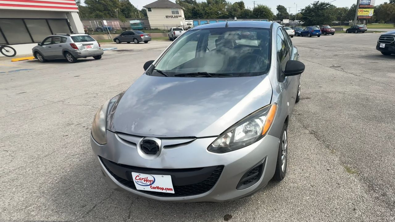 2014 Mazda Mazda2 Sport photo 2
