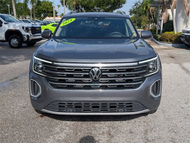 2024 Volkswagen Atlas SEL photo 3