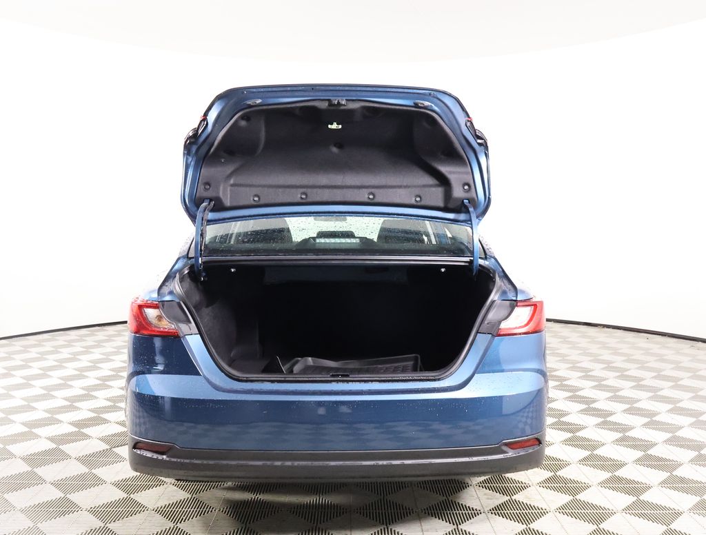 2025 Toyota Camry LE photo 14