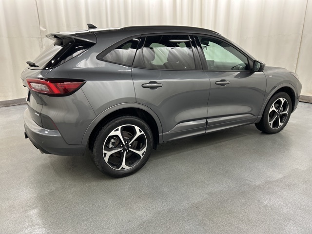 2023 Ford Escape ST-Line Select photo 4