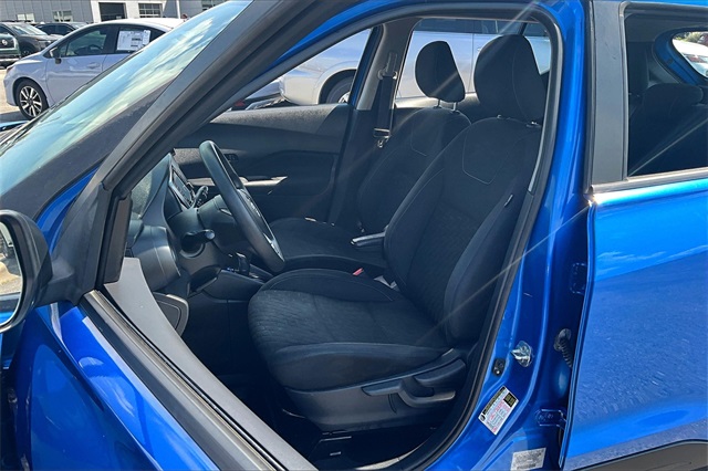 2022 Nissan Kicks S photo 19