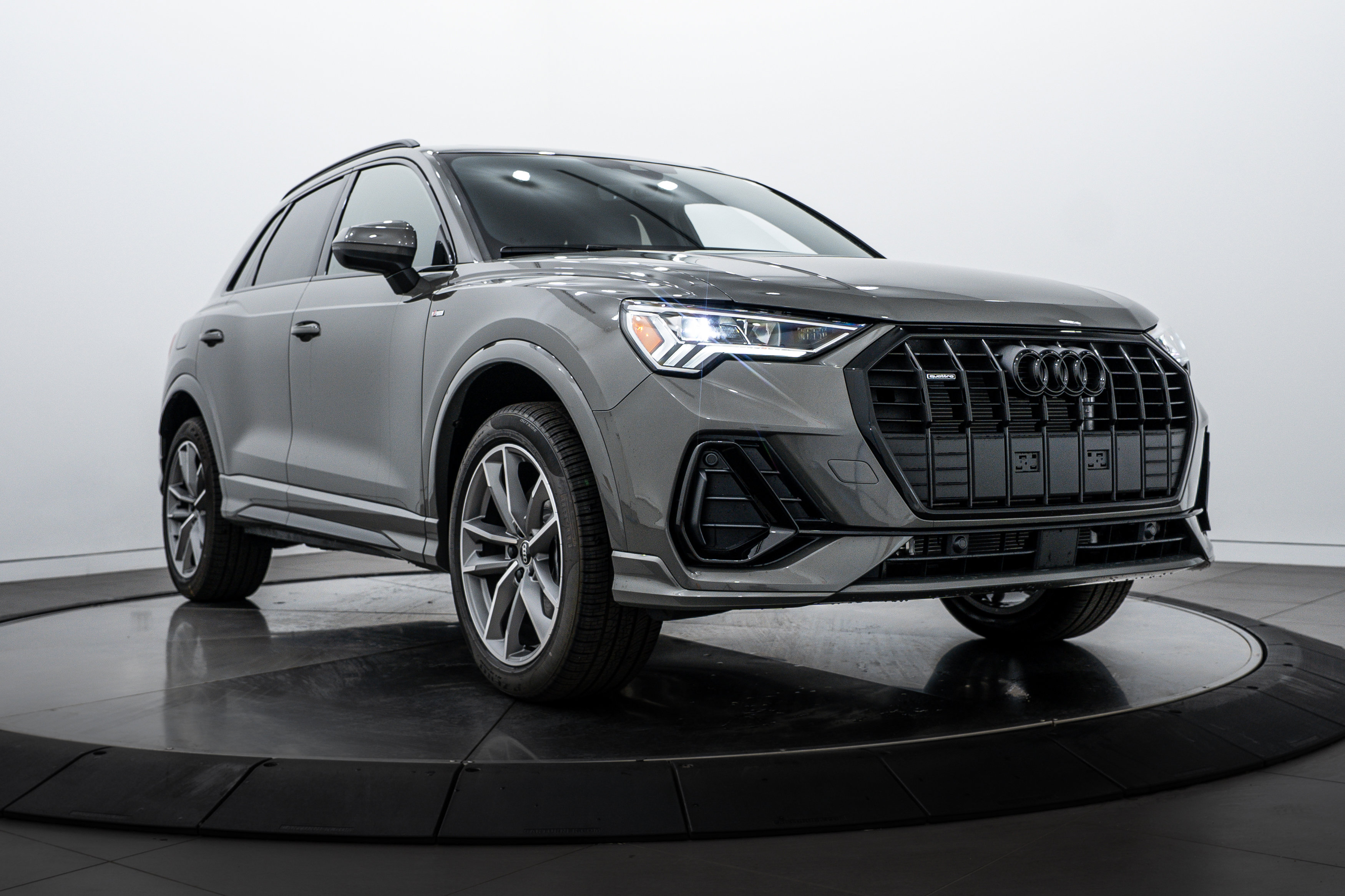 2025 Audi Q3 S Line Premium's photo