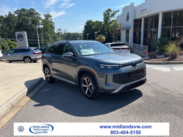 2025 Volkswagen Tiguan SE's photo