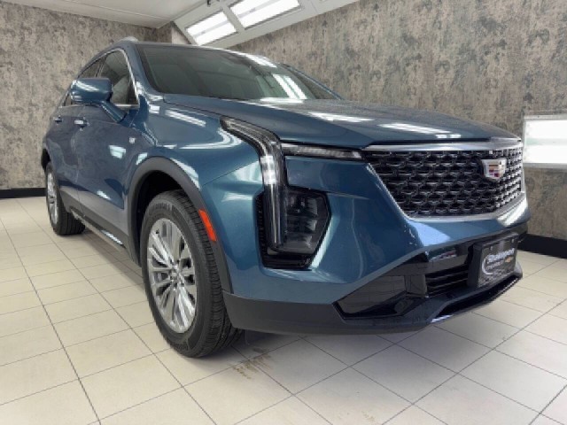Used 2024 Cadillac XT4 Premium Luxury with VIN 1GYFZDR48RF147930 for sale in Shakopee, Minnesota