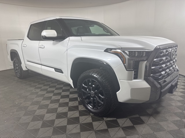 2024 Toyota Tundra Platinum's photo