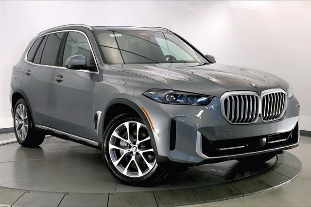 2026 BMW X5 50e's photo