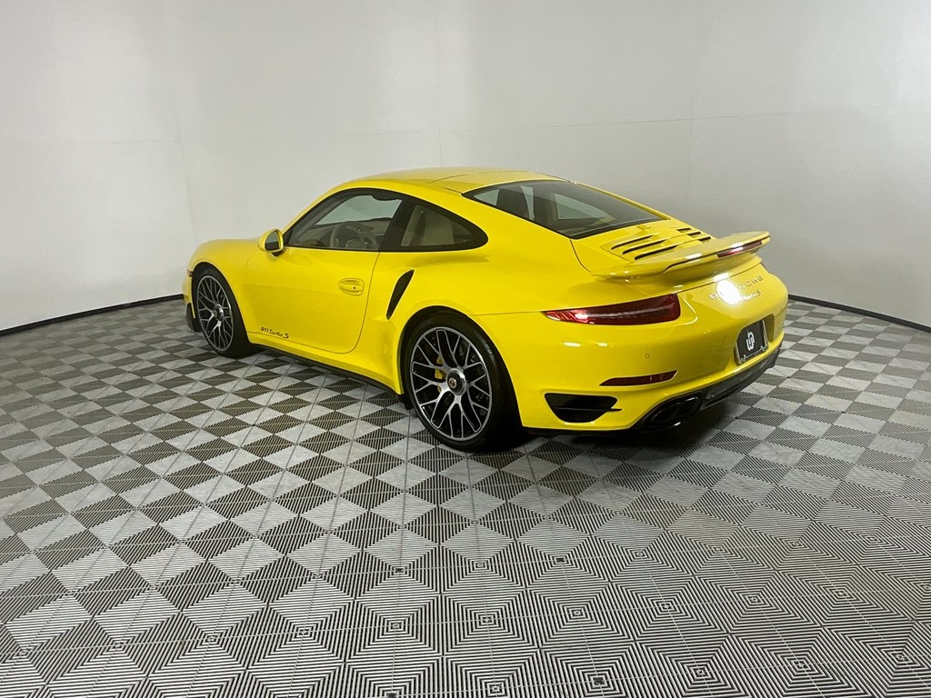 2015 Porsche 911 Turbo photo 3