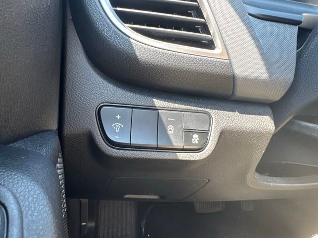 2024 Kia Seltos LX photo 26